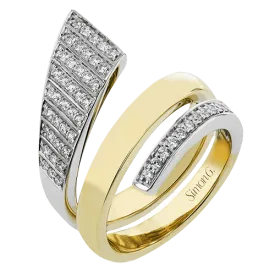 Fashion Ring in 18k Gold with Diamonds