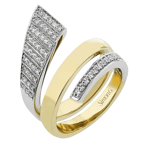 Fashion Ring in 18k Gold with Diamonds