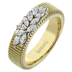 Fashion Ring In 18k Gold With Diamonds