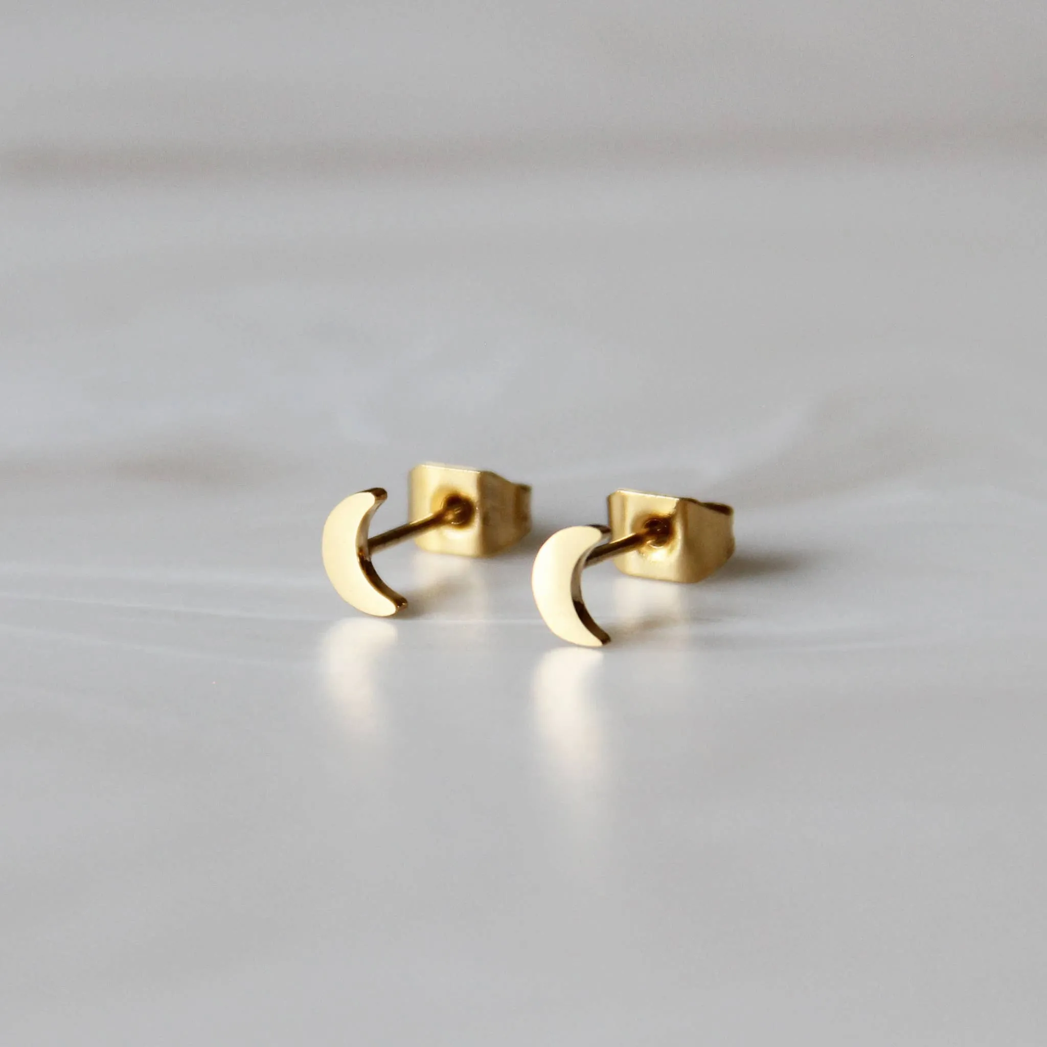 MAIVE - Moon Studs